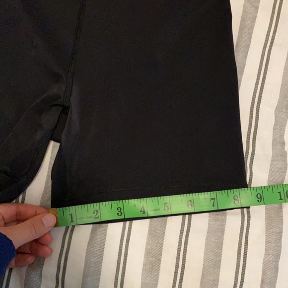 Under Armour Workout Shorts - Picture 5 of 8